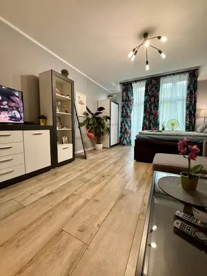 Kuchnia lub aneks kuchenny w obiekcie Apartmanet FLAMING z balkonem, darmowe parkowanie, naprzeciw PKP i PKS, doba hotelowa aż do 12tej, FV, self check in