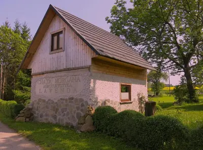 Budynek, w którym mieści się gospodarstwo agroturystyczne