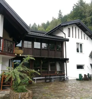 Budynek, w którym mieści się apartament
