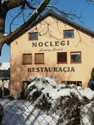 Budynek, w którym mieści się gospodarstwo agroturystyczne