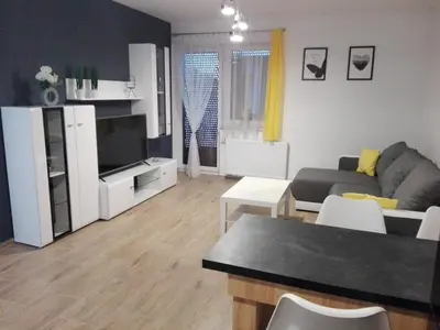 Telewizja i/lub zestaw kina domowego w obiekcie Apartament Marzenie 5 - Opole