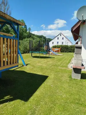 Plac zabaw dla dzieci w obiekcie PRZYSTAŃ NAD BOBREM z Balią i Sauną