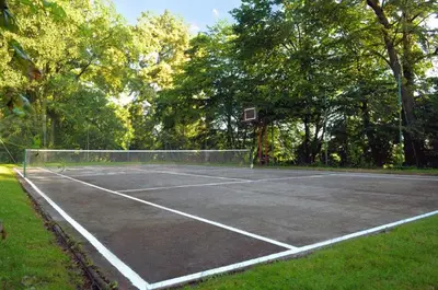 Tenis lub squash w obiekcie Dworek pod Herbem lub w pobliżu