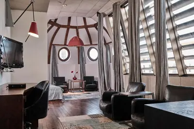 Telewizja i/lub zestaw kina domowego w obiekcie Hotel Monopol