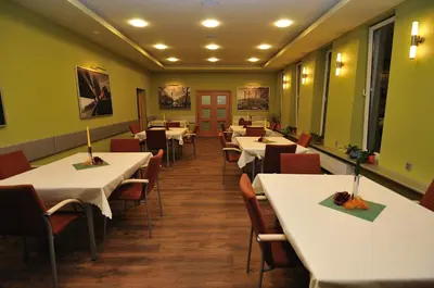Restauracja lub miejsce do jedzenia w obiekcie Ośrodek Szkoleniowo - Wypoczynkowy 