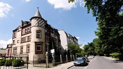 Budynek, w którym mieści się hotel