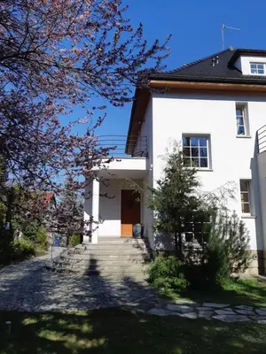 Budynek, w którym mieści się apartament