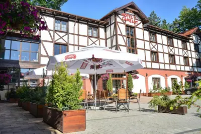 Budynek, w którym mieści się hotel