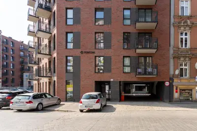 Budynek, w którym mieści się apartament