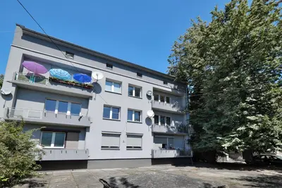 Budynek, w którym mieści się apartament