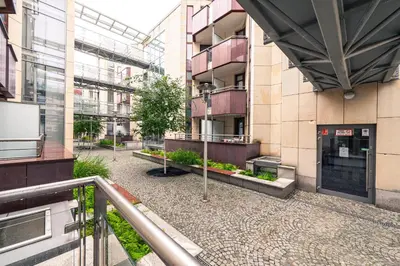 Budynek, w którym mieści się apartament