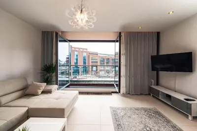 Telewizja i/lub zestaw kina domowego w obiekcie Apartament Avignon