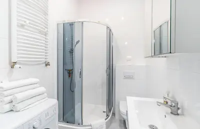 Łazienka w obiekcie Apartament z osobną sypialnią w pięknej kamienicy w centrum