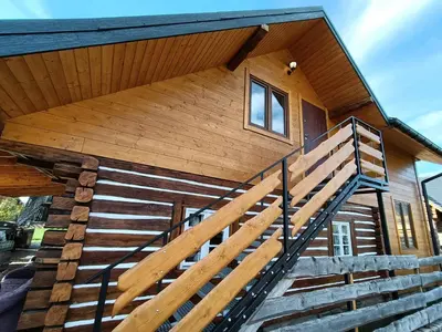 Budynek, w którym mieści się apartament
