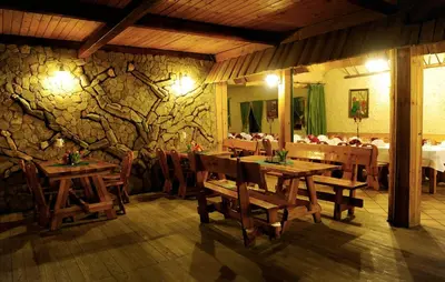 Restauracja lub miejsce do jedzenia w obiekcie Karczma Michelle