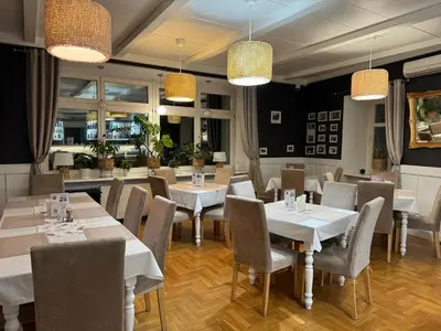 Restauracja lub miejsce do jedzenia w obiekcie Hotel SONATA