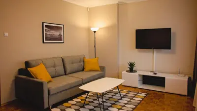 Telewizja i/lub zestaw kina domowego w obiekcie Mieszkanie przy Rynku