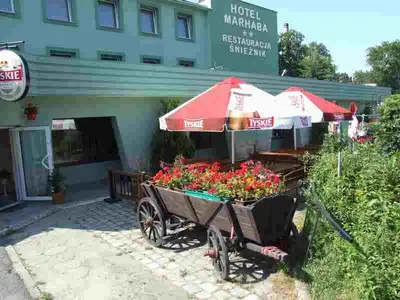 Budynek, w którym mieści się hotel