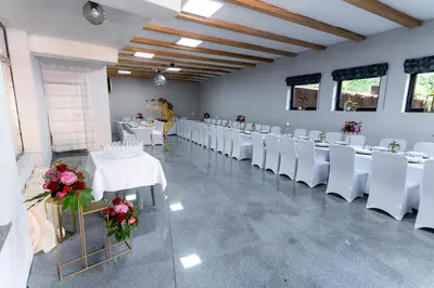 Restauracja lub miejsce do jedzenia w obiekcie OW.RZECZKA