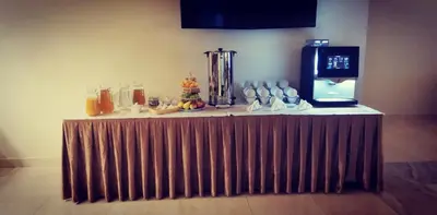 Zestaw do parzenia kawy i herbaty w obiekcie Hotel Biały