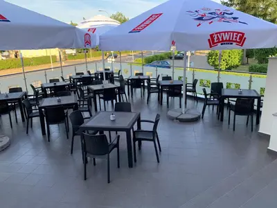 Restauracja lub miejsce do jedzenia w obiekcie Hotel Biały