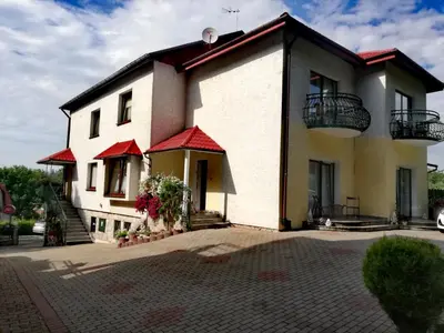 Budynek, w którym mieści się kwatera prywatna