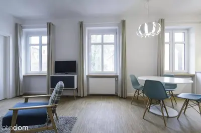 Telewizja i/lub zestaw kina domowego w obiekcie Stylowy 2-pokojowy apartament 5 min. od Rynku