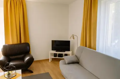 Telewizja i/lub zestaw kina domowego w obiekcie Noclegi Międzylesie - Aktywny Wypoczynek