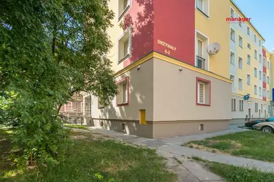 Budynek, w którym mieści się apartament