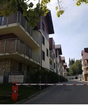 Budynek, w którym mieści się apartament