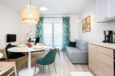 Kuchnia lub aneks kuchenny w obiekcie Apartment Walońska with FREE PARKING Wrocław by Noclegi Renters