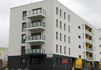 Budynek, w którym mieści się apartament