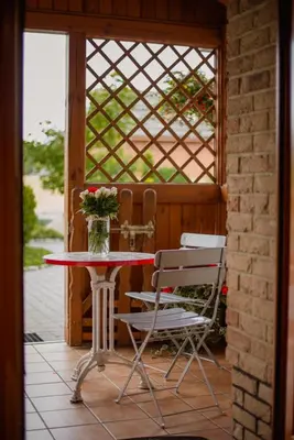 Balkon lub taras w obiekcie Tatarska Zagroda - Agroturystyka Dolina Baryczy Noclegi - Domek Jelonek