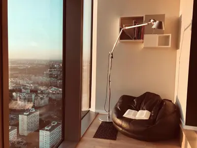 Część wypoczynkowa w obiekcie Vantage Point Apartament Sky Tower