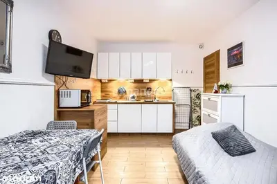 Kuchnia lub aneks kuchenny w obiekcie LUKSUSOWY Gaj Apartament by Apartamenty na dni Wrocław