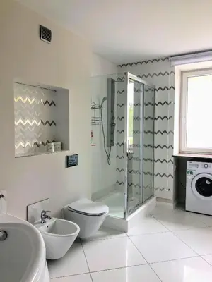Łazienka w obiekcie Apartament w willi Karczyn - noclegi dla miłośników natury i spokoju