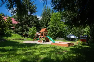 Ogród w obiekcie Hostel Szczelinka