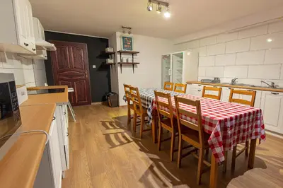 Kuchnia lub aneks kuchenny w obiekcie Hostel Szczelinka