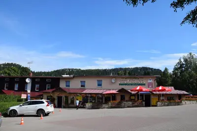 Budynek, w którym mieści się hotel