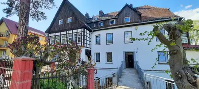 Budynek, w którym mieści się apartament