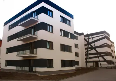 Budynek, w którym mieści się apartament