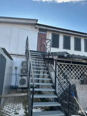 Budynek, w którym mieści się hostel