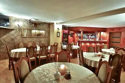 Restauracja lub miejsce do jedzenia w obiekcie Nad Potokiem
