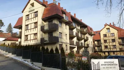 Budynek, w którym mieści się apartament