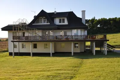 Budynek, w którym mieści się aparthotel