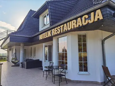 Restauracja lub miejsce do jedzenia w obiekcie Hotelik Dworek Legnickie Pole 4km od Legnicy