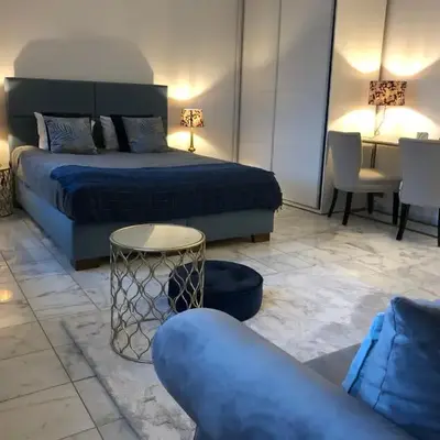 APARTAMENT 6 Rynek