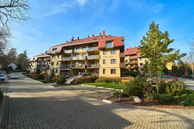 Budynek, w którym mieści się apartament