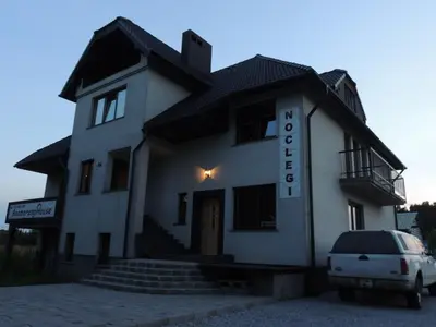 Budynek, w którym mieści się motel