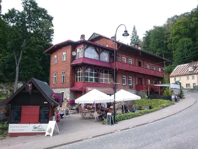 Budynek, w którym mieści się apartament